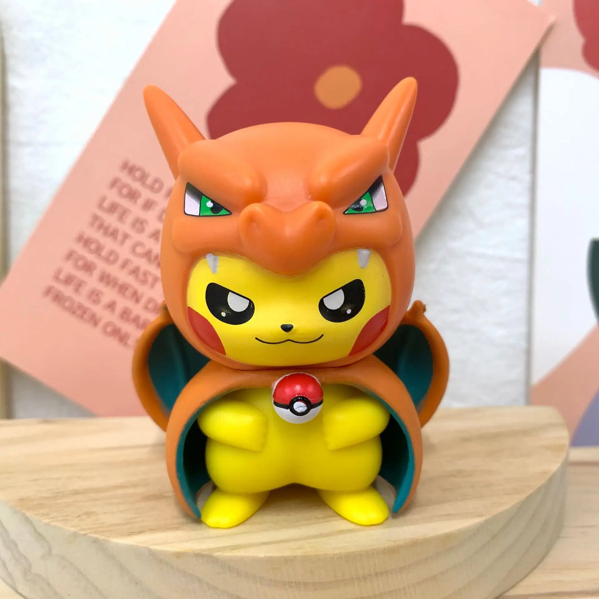Figure Pikachu Cosplay de Pokemón